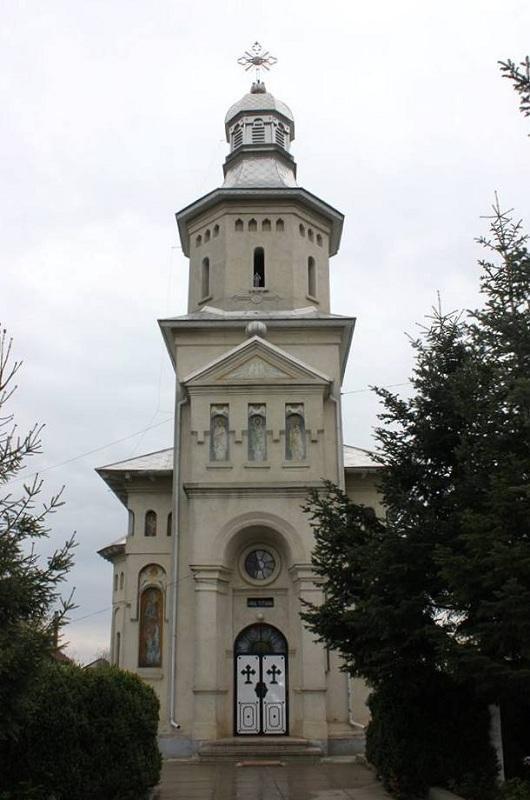 Biserica - vedere exterioară